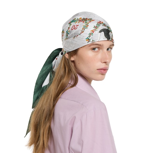 Carré en twill de soie imprimé