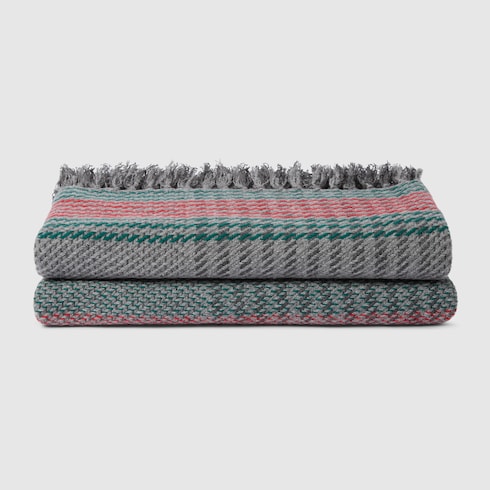 Cashmere jacquard blanket with Web 