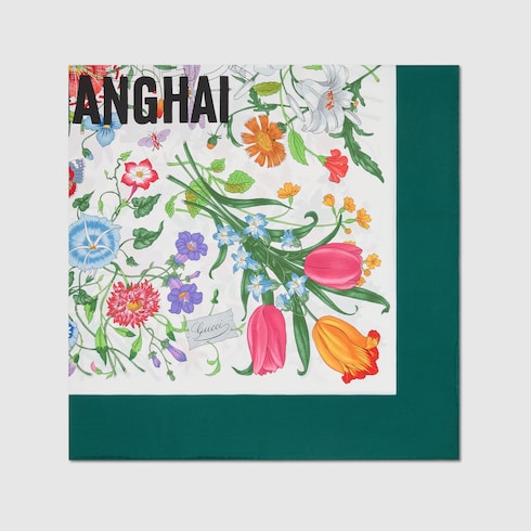 Pañuelo de seda con estampado del proyecto 90 x 90