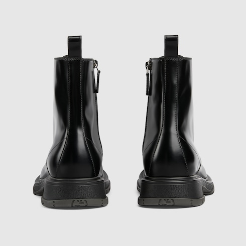 Men's lace-up boot with tonal logo