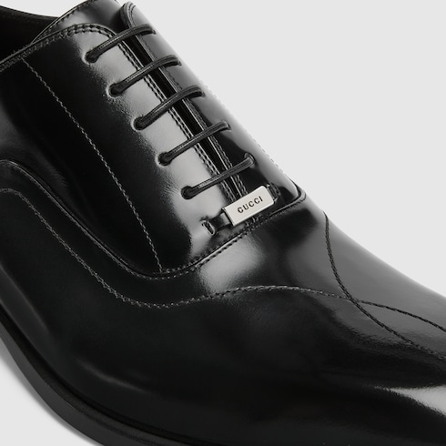 Herrenschnürschuh mit Steppnaht