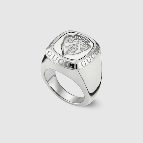 Sello con insignia de Gucci