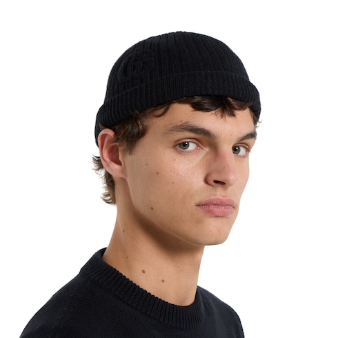 Bonnet en maille de laine côtelée