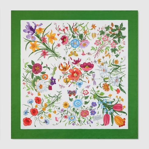 Carré de soie à imprimé