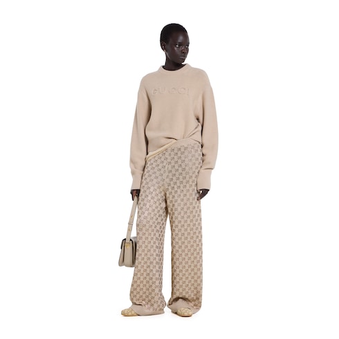 女士驾车乐福鞋