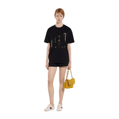 Medium shoulder bag with chain