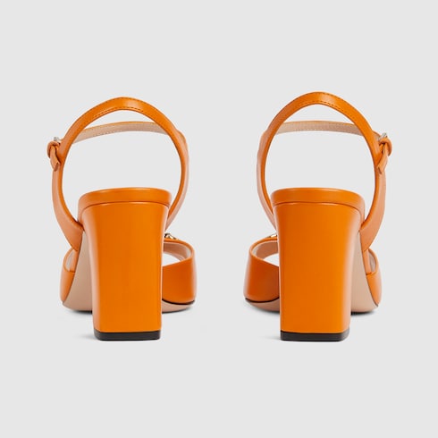 Sandalia con Horsebit para mujer