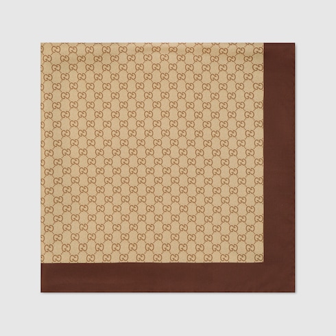 Carré en twill de soie imprimé