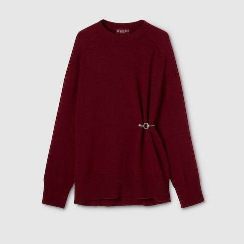 Maglione in lana cashmere con spilla