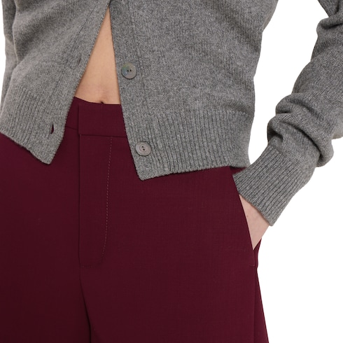 Short en crêpe de laine avec broderie