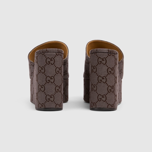 女士饰马衔扣坡跟凉鞋