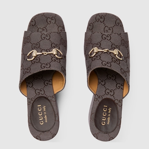 女士饰马衔扣坡跟凉鞋