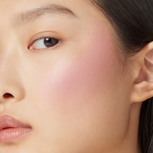 01, Gucci Glow Blush