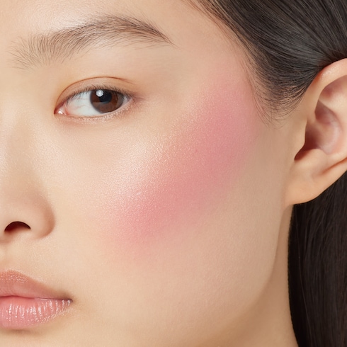 04, Gucci Glow Blush