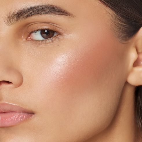 05, Gucci Glow Blush