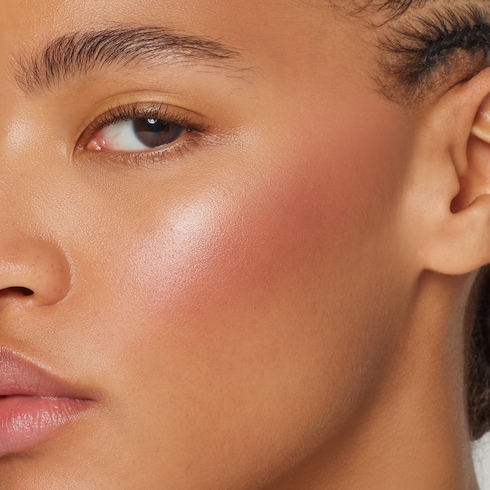 05, Gucci Glow Blush