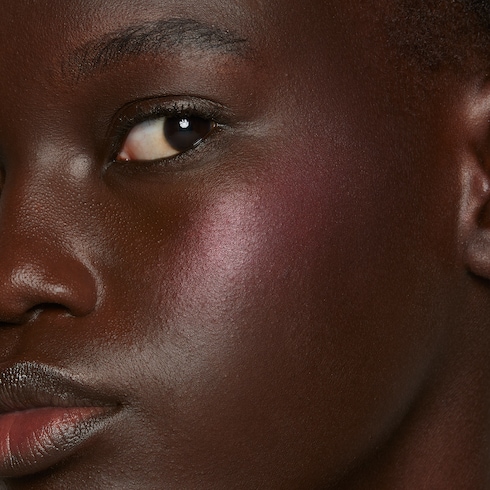 05, Gucci Glow Blush