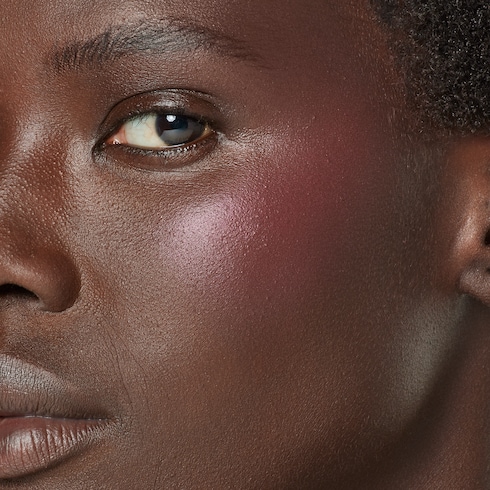 06, Gucci Glow Blush