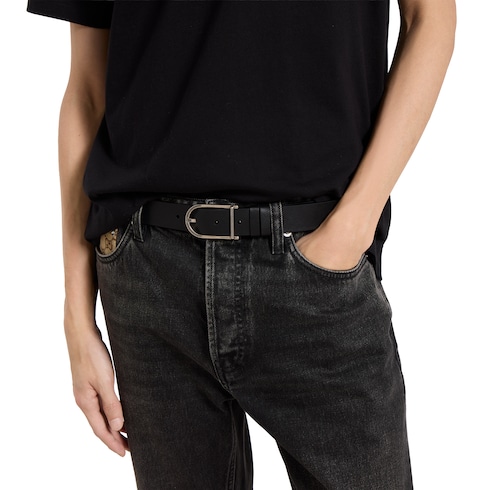 Reversible belt with rounded buckle