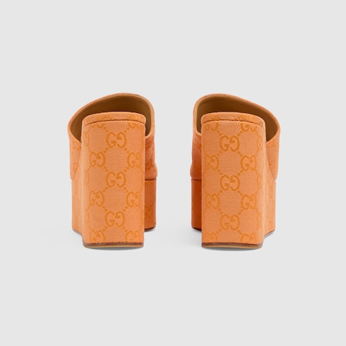 Sandalia con cuña y Horsebit para mujer