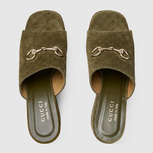 Sandalias con cuña Horsebit para mujer