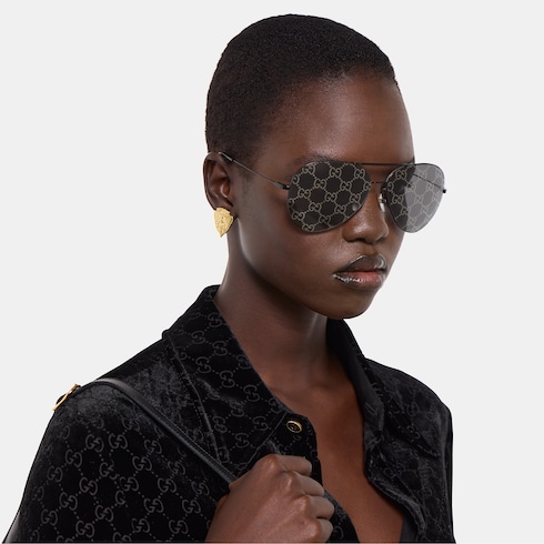 Gucci crest earrings