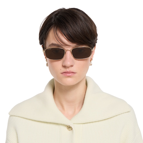 Sonnenbrille mit eckigem Rahmen