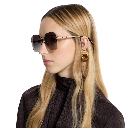 Sonnenbrille mit eckigem Rahmen