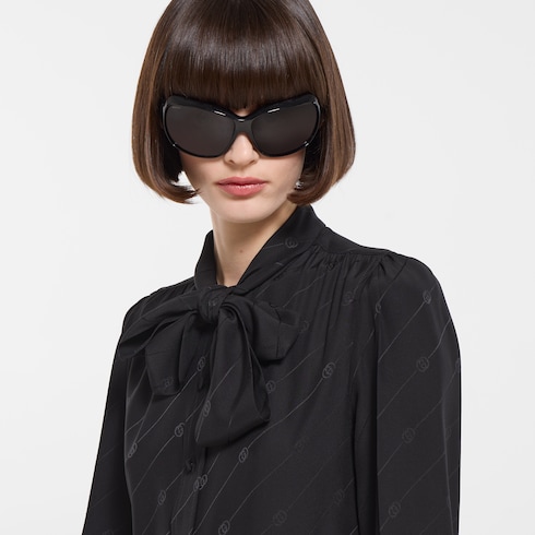 GUCCI インターロッキングシルクワンピース ドレスシャツ GGボタン ロゴ柄 プリント シルクツイル シャツ ・ベージュ＆ダークブラウン | GUCCI公式