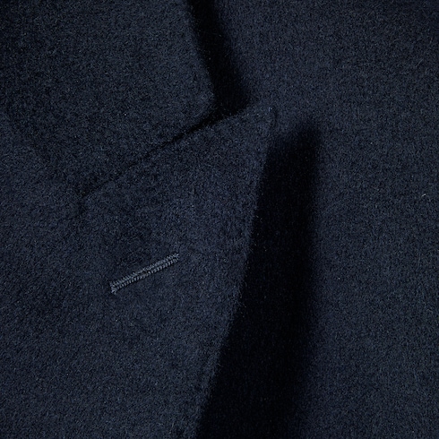 Double-breasted light cashmere coat