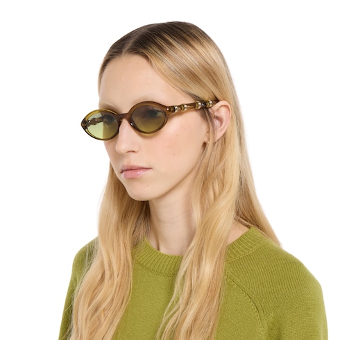 Gafas de sol con montura ovalada