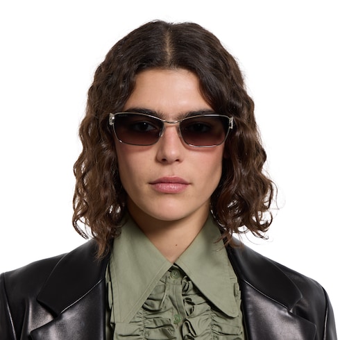 Sonnenbrille mit rechteckigem Rahmen