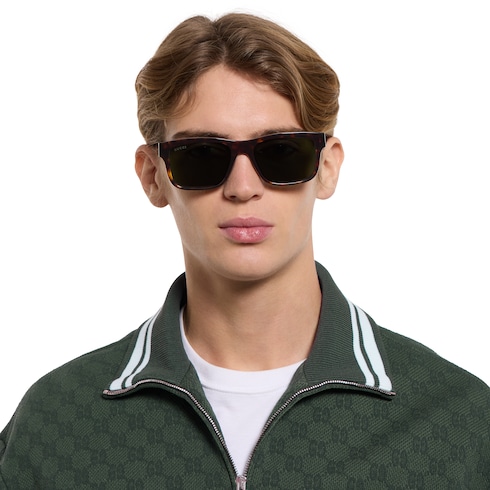 Sonnenbrille mit rechteckigem Rahmen