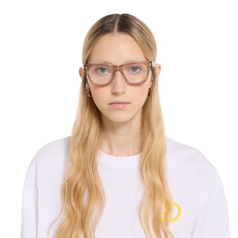 Cat-eye optical frame