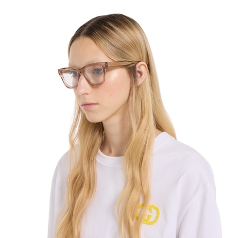 Cat-eye optical frame