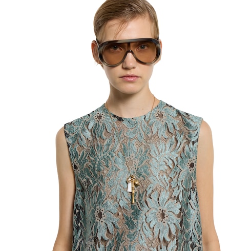 Robe en dentelle fleurie