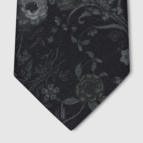Printed silk tie