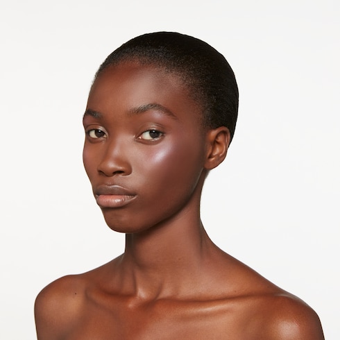 02, Пудровый хайлайтер Gucci Glow