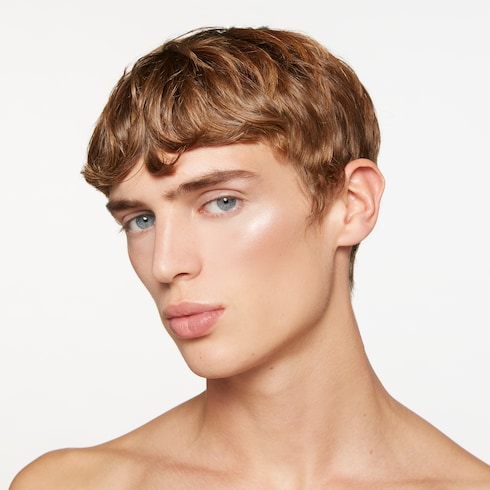 04, Gucci Glow Highlighter powder