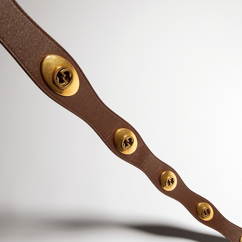 Ceinture avec boucle carrée