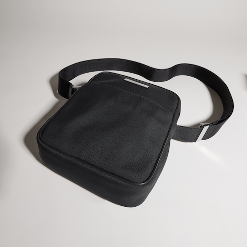 구찌 태그 스몰 크로스바디 백