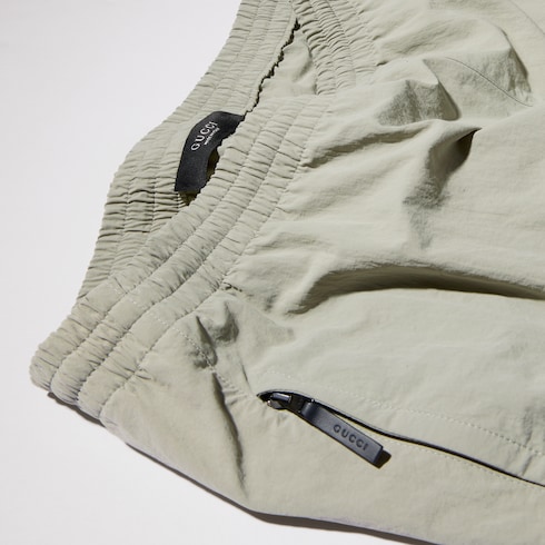 Pantalón cargo de nylon con efecto arrugado