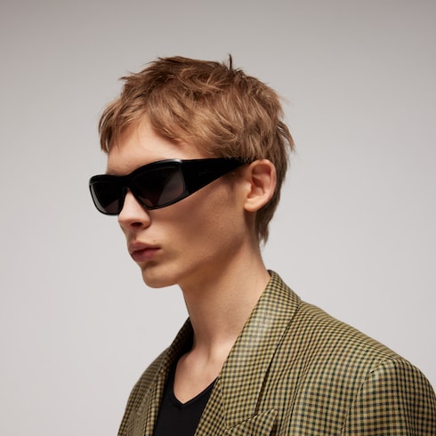 Sonnenbrille mit rechteckigem Rahmen