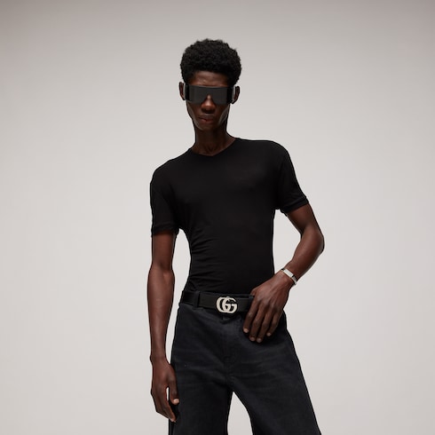 Pulsera rígida con motivo de estribo