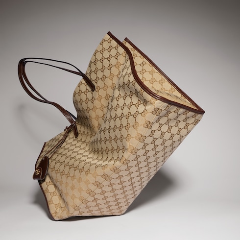 Bolso tote grande con charm