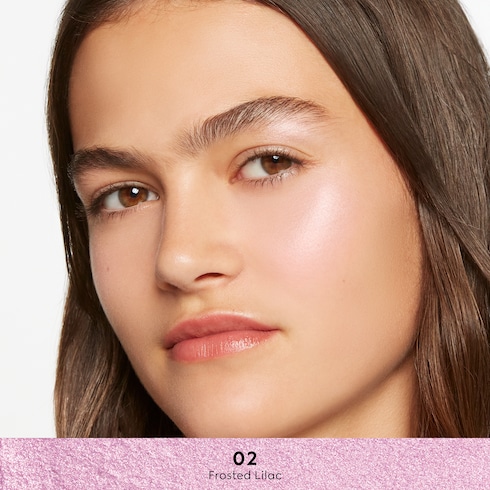 02, Gucci Glow Highlighter Puder