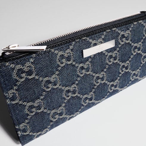Cartera alargada con placa Gucci
