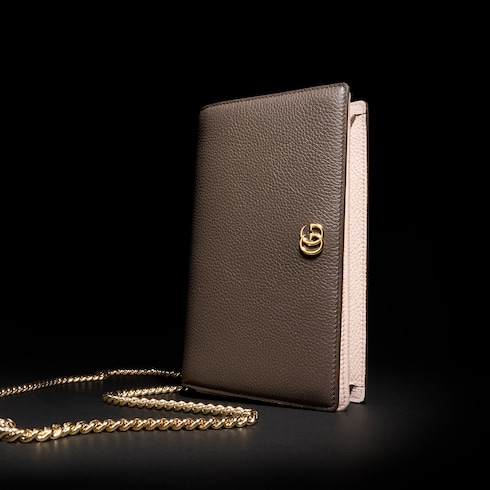 Zweifarbige GG Marmont Brieftasche mit Kettenriemen