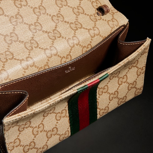 Kleines Etui mit Riemen und Web