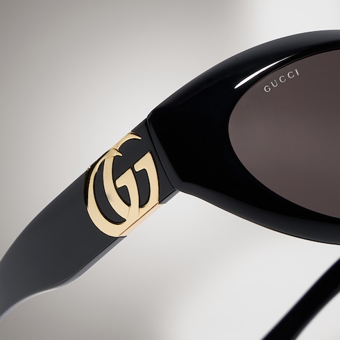 Cat eye frame sunglasses